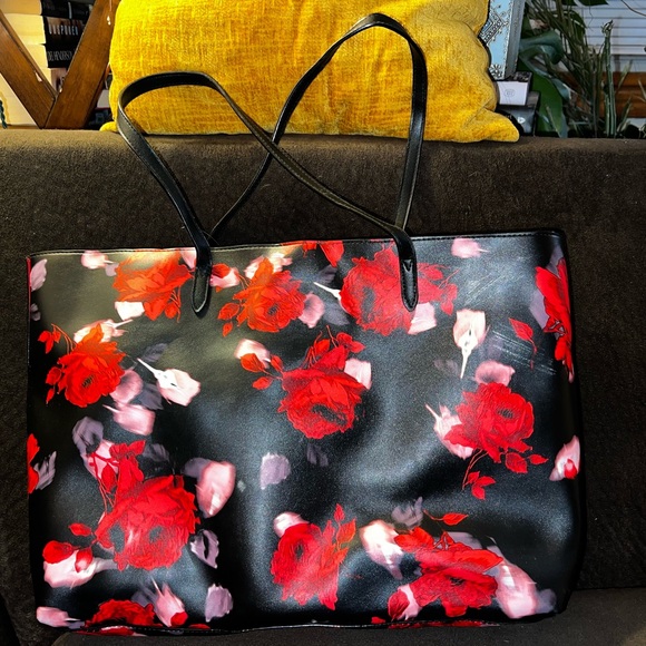 Victoria's Secret Black and Red Floral Tote - NWT - Picture 4 of 6